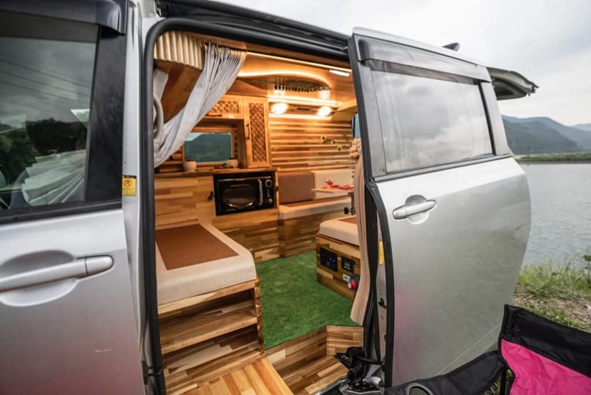 picture of Mid-Size Campervan