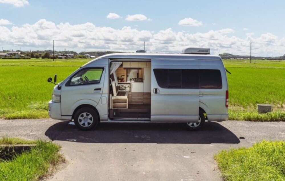 example of HIACE HIGHROOF